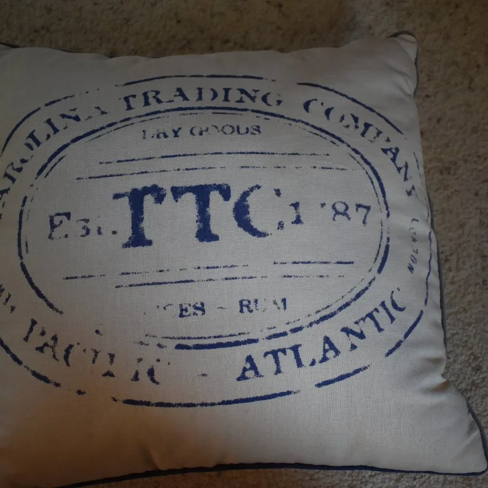 Nautical Toss Accent Pillow Linen/Blue Piping